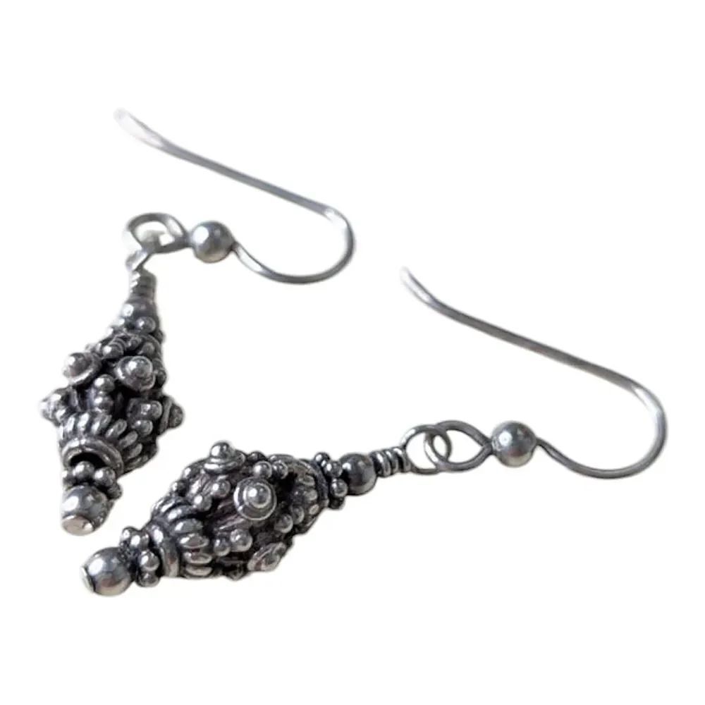 Silver Filgree Intricate Wires - Picture 4 of 9